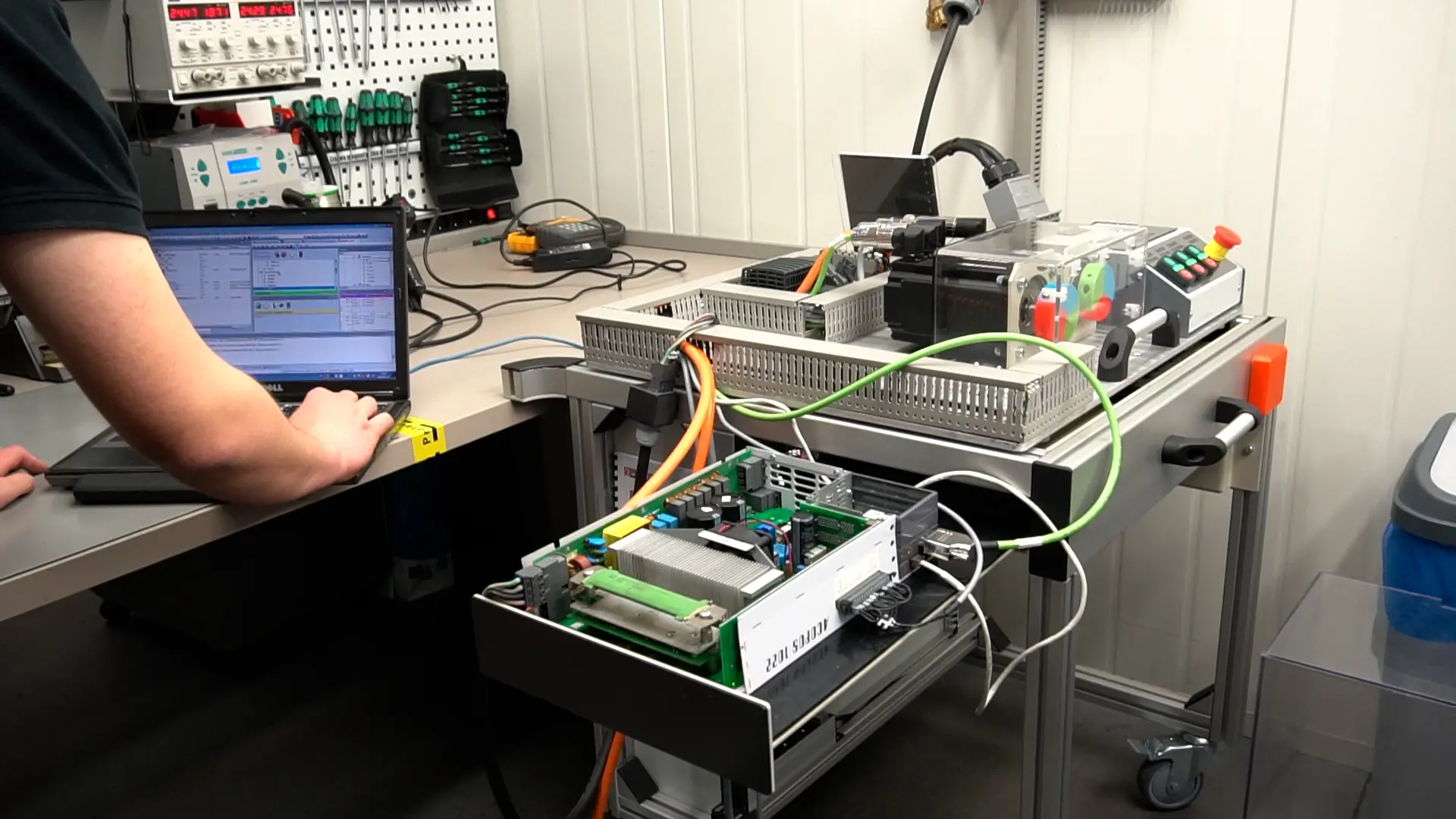 Tests of br automation servo drive on Neethsel HK site